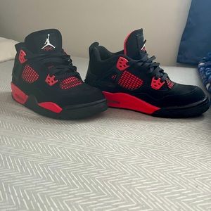 Air Jordan 4 retro ‘Red Thunder’